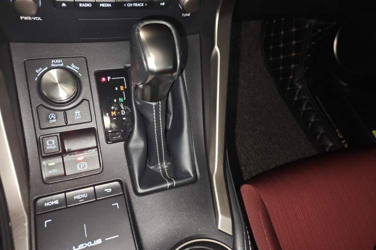 Used Lexus NX 2018 200 Front-Wheel-Drive X-Trail Version China V Standard Gear Lever