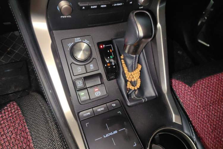 Used Lexus NX 2018 200 Front-Wheel-Drive X-Trail Version China V Standard Gear Lever