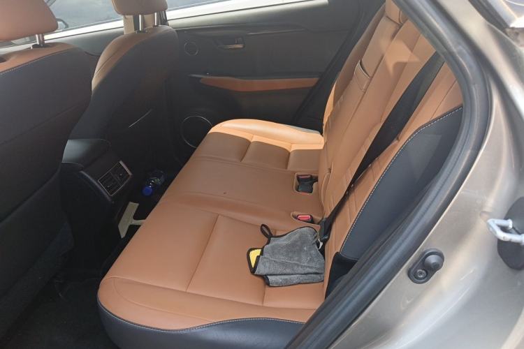 Used Lexus NX 2018 300h Front-Wheel-Drive FENGSHANG Version China V Emission Standard Left Rear Seat