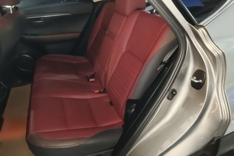 Used Lexus NX 2018 300h Front-Wheel-Drive FENGSHANG Version China V Emission Standard Left Rear Seat