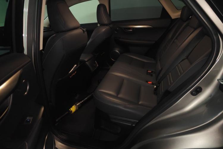 Used Lexus NX 2018 200 All-Wheel Drive FENGSHANG Version China VI Standard Left Rear Seat
