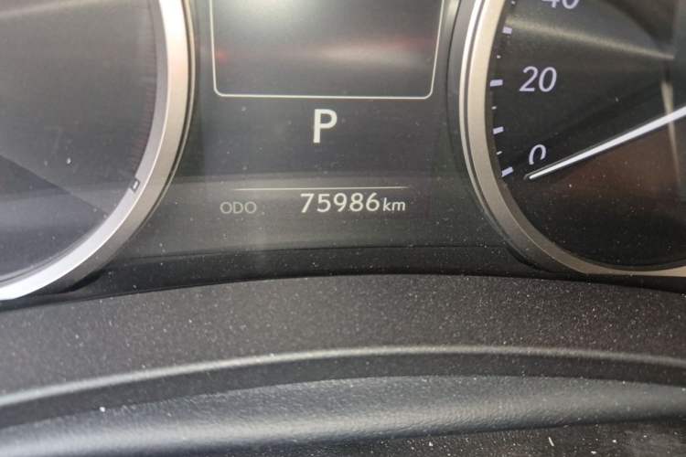 Used Lexus NX 2018 300h Front-Wheel-Drive FENGSHANG Version China V Emission Standard Odometer Close Up