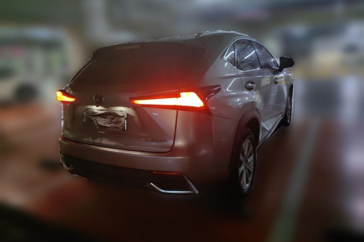Used Lexus NX 2018 300h Front-Wheel-Drive FENGSHANG Version China V Emission Standard Rear Right 45 Deg