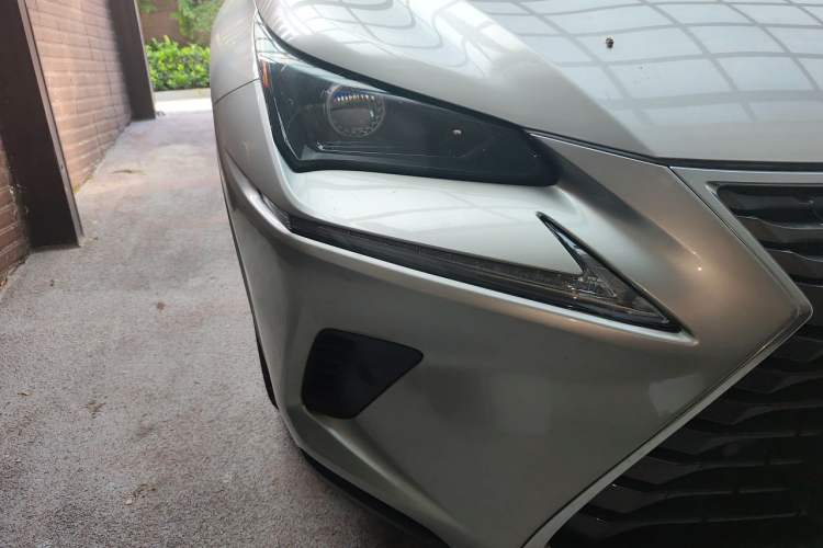 Used Lexus NX 2018 300 Front-Drive Freeline Edition Right Front Headlight