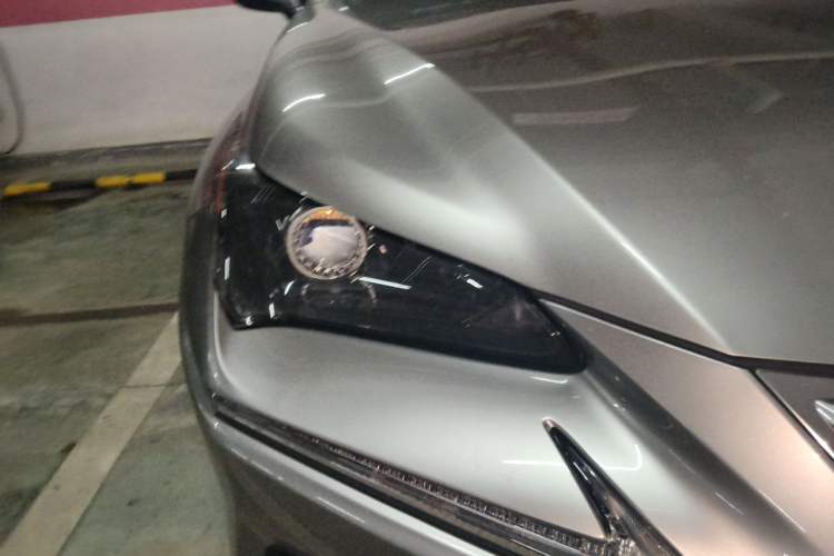 Used Lexus NX 2018 300h Front-Wheel-Drive FENGSHANG Version China V Emission Standard Right Front Headlight