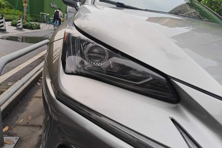 Used Lexus NX 2018 300 Front-Drive Freeline Edition Right Front Headlight