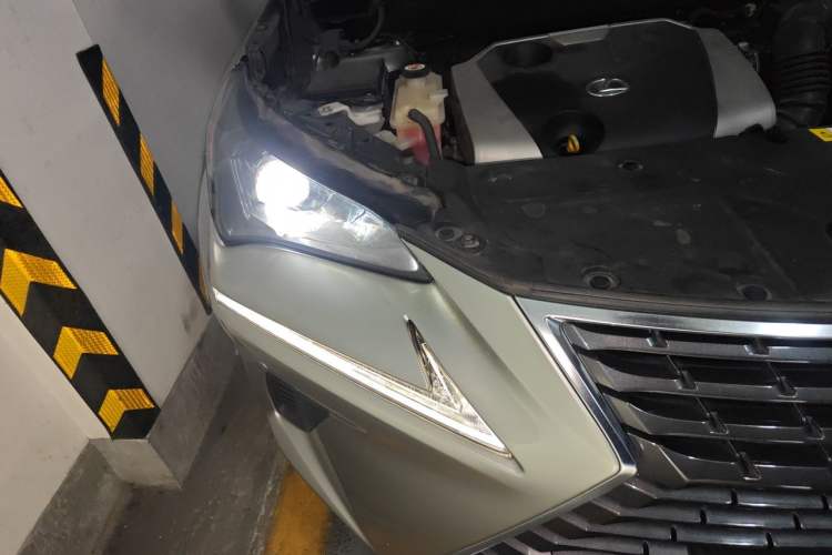 Used Lexus NX 2018 200 All-Wheel Drive FENGSHANG Version China VI Standard Right Front Headlight