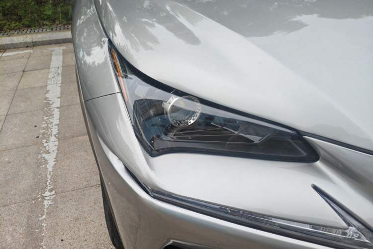 Used Lexus NX 2018 200 Front-Wheel-Drive X-Trail Version China V Standard Right Front Headlight