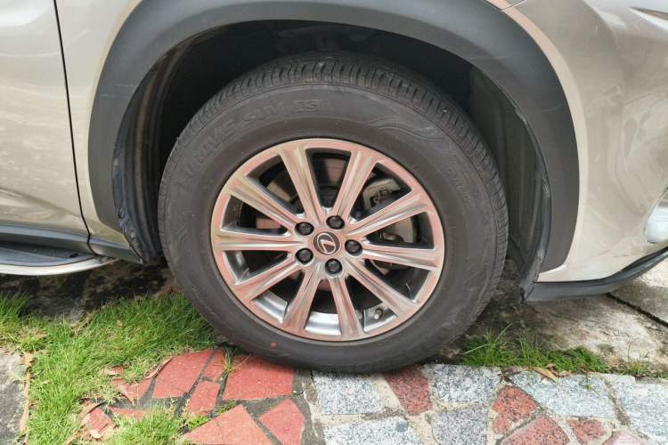 Used Lexus NX 2018 200 All-Wheel Drive FENGSHANG Version China VI Standard Right Front Wheel Hub