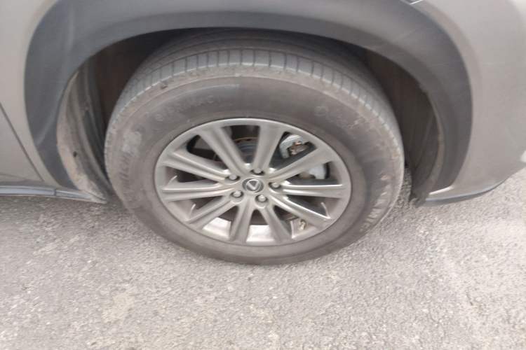 Used Lexus NX 2018 200 Front-Wheel-Drive X-Trail Version China V Standard Right Front Wheel Hub