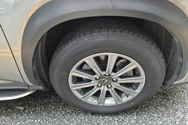 Used Lexus NX 2018 300 Front-Drive Freeline Edition Right Front Wheel Hub
