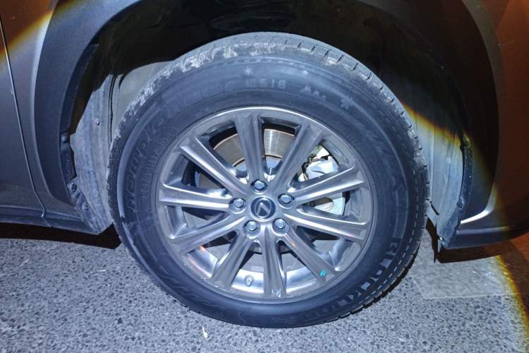 Used Lexus NX 2018 300 Front-Drive Freeline Edition Right Front Wheel Hub