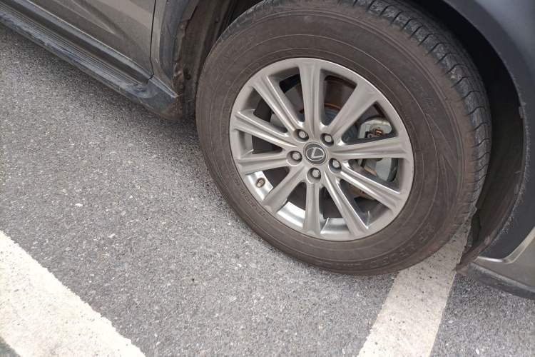 Used Lexus NX 2018 200 All-Wheel Drive FENGSHANG Version China VI Standard Right Front Wheel Hub