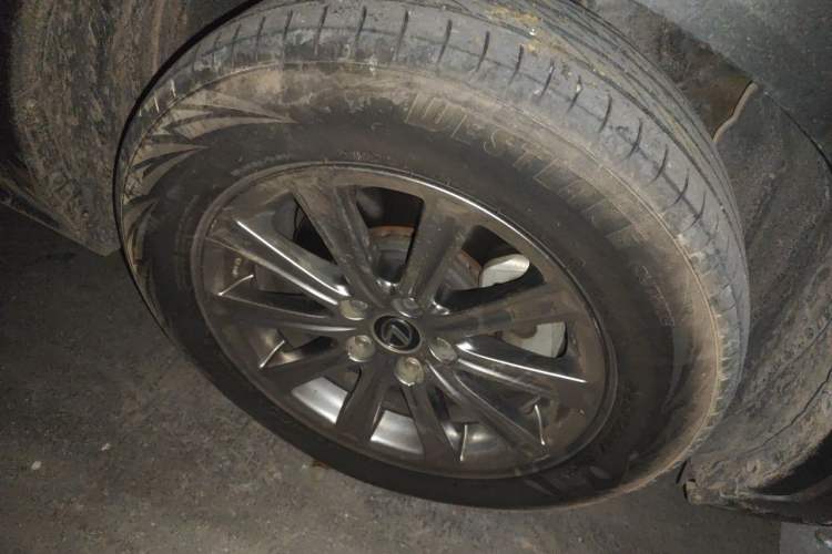 Used Lexus NX 2018 200 Front-Wheel-Drive X-Trail Version China V Standard Right Front Wheel Hub