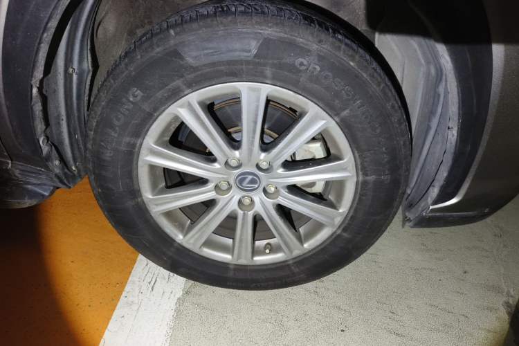 Used Lexus NX 2018 200 Front-Wheel-Drive X-Trail Version China V Standard Right Front Wheel Hub
