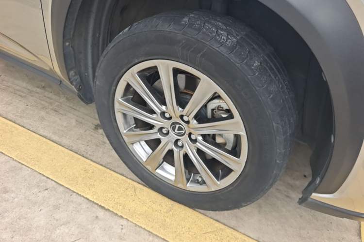 Used Lexus NX 2018 200 Front-Wheel-Drive X-Trail Version China V Standard Right Front Wheel Hub