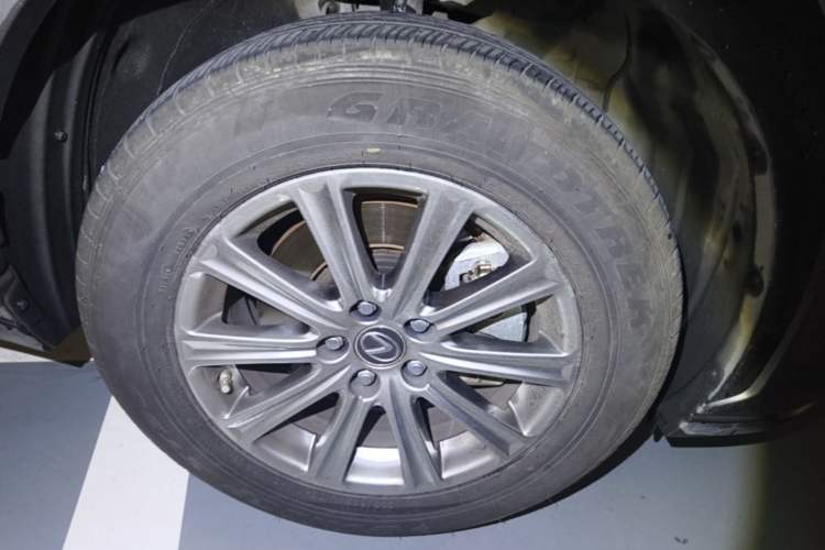 Used Lexus NX 2018 200 All-Wheel Drive FENGSHANG Version China VI Standard Right Front Wheel Hub