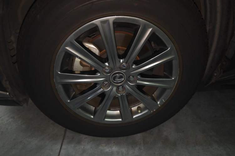 Used Lexus NX 2018 200 All-Wheel Drive FENGSHANG Version China VI Standard Right Front Wheel Hub