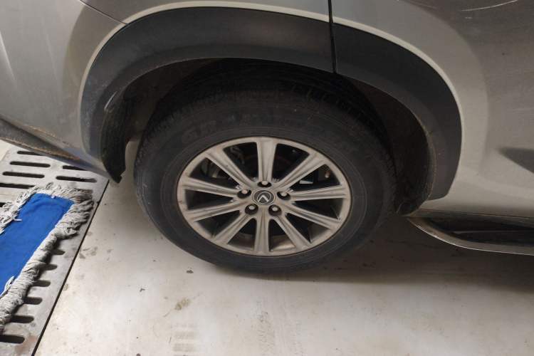 Used Lexus NX 2018 200 Front-Wheel-Drive Xingxing Edition China VI Standard Right Rear Wheel Hub