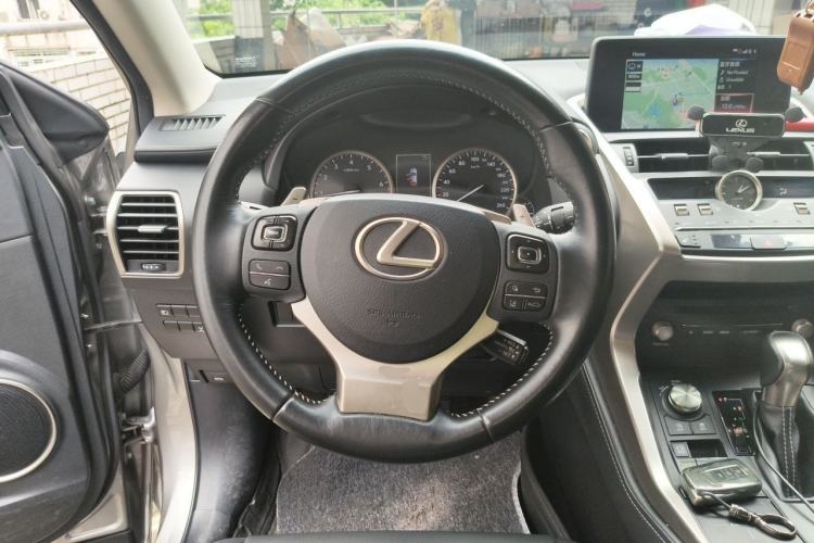 Used Lexus NX 2018 200 All-Wheel Drive FENGSHANG Version China VI Standard Steering Wheel