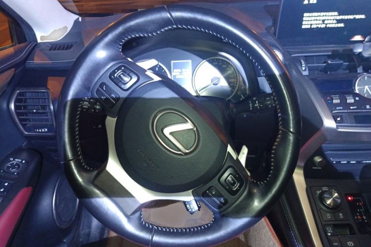 Used Lexus NX 2018 300 Front-Drive Freeline Edition Steering Wheel