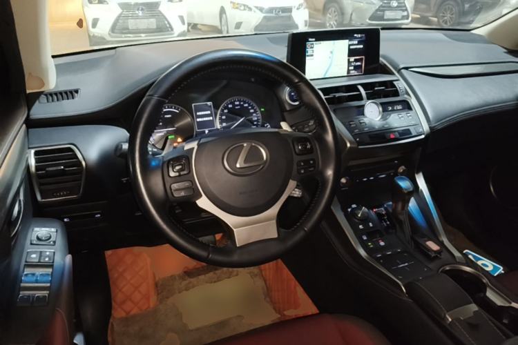 Used Lexus NX 2018 300h Front-Wheel-Drive FENGSHANG Version China V Emission Standard Steering Wheel