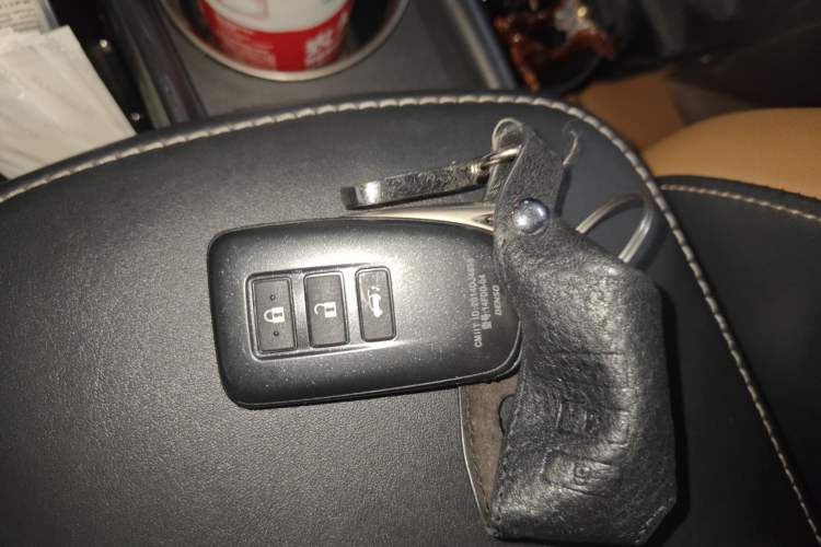 Used Lexus NX 2018 300h All-Wheel-Drive FENGZHI Edition China V Emission Standard Vehicle Key