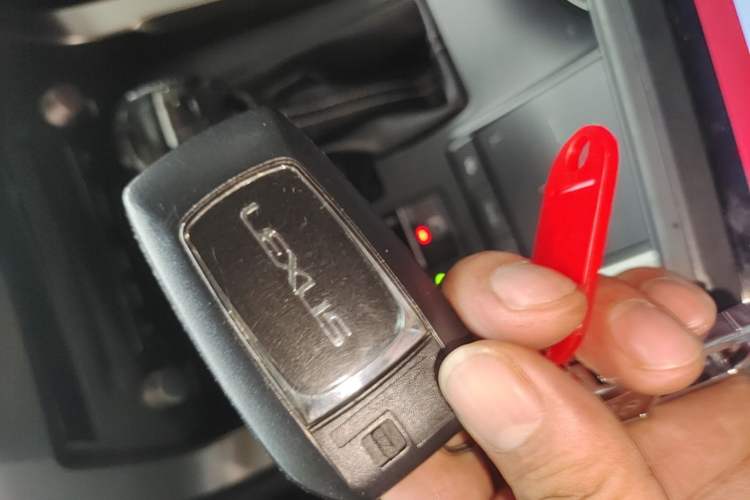 Used Lexus NX 2018 200 Front-Wheel-Drive Xingxing Edition China VI Standard Vehicle Key