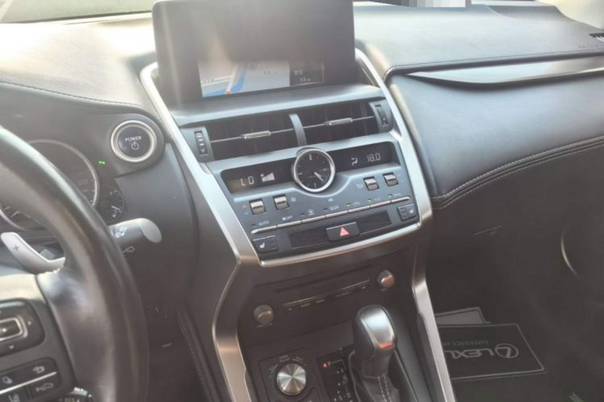 Used Lexus NX 2018 300h Front-Wheel-Drive FENGSHANG Version China V Emission Standard Audio And AC Panel