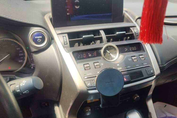 Used Lexus NX 2018 300h All-Wheel-Drive FENGZHI Edition China V Emission Standard Audio And AC Panel