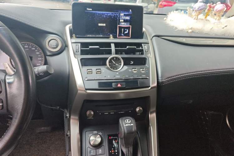 Used Lexus NX 2018 200 Front-Wheel-Drive Xingxing Edition China VI Standard Audio And AC Panel