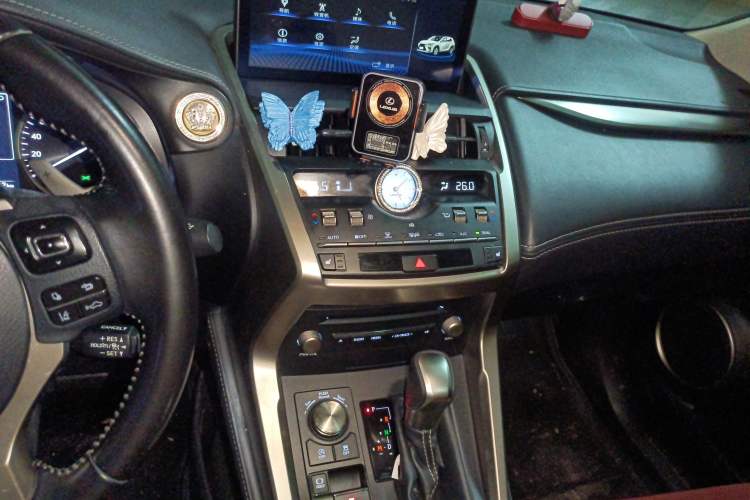 Used Lexus NX 2018 200 All-Wheel Drive FENGSHANG Version China VI Standard Audio And AC Panel