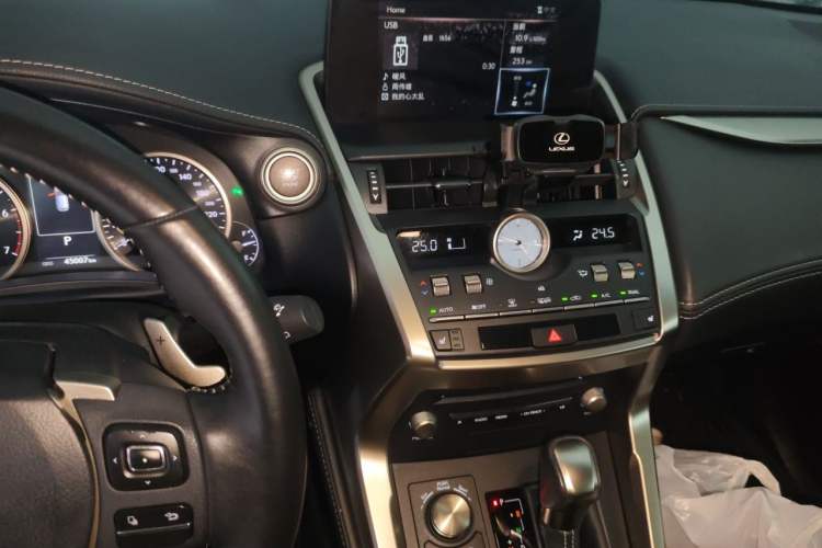 Used Lexus NX 2018 300 Front-Drive Freeline Edition Audio And AC Panel