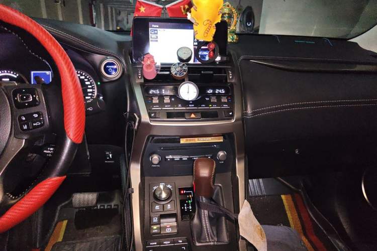 Used Lexus NX 2018 300h Front-Drive FENGSHANG Version China VI Standard Audio And AC Panel