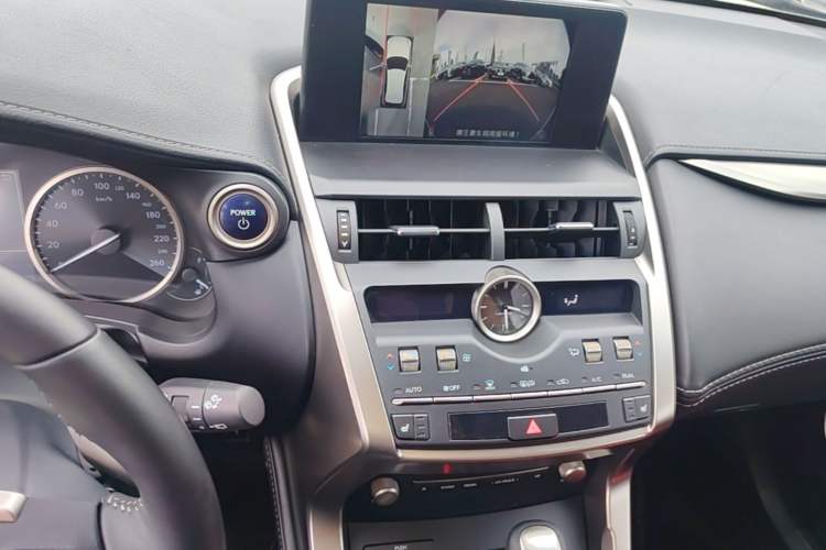 Used Lexus NX 2018 300h Front-Wheel-Drive FENGSHANG Version China V Emission Standard Audio And AC Panel