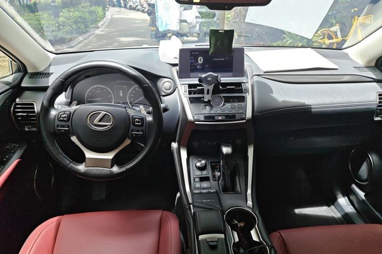 Used Lexus NX 2018 200 All-Wheel Drive FENGSHANG Version China VI Standard Center Console