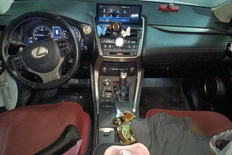 Used Lexus NX 2018 200 All-Wheel Drive FENGSHANG Version China VI Standard Center Console