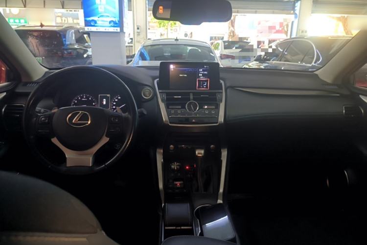 Used Lexus NX 2018 200 Front-Wheel-Drive Xingxing Edition China VI Standard Center Console