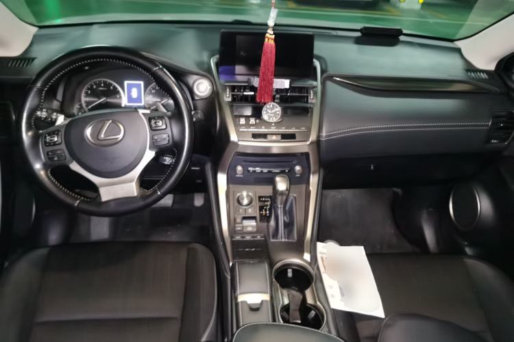 Used Lexus NX 2018 200 Front-Wheel-Drive X-Trail Version China V Standard Center Console