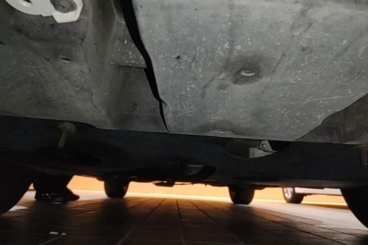 Used Lexus NX 2018 300h Front-Wheel-Drive FENGSHANG Version China V Emission Standard Chassis Front