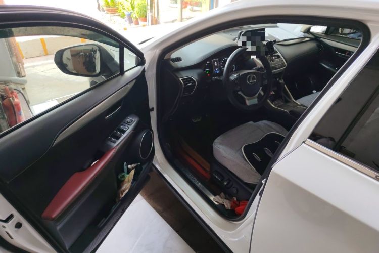 Used Lexus NX 2018 300h Front-Wheel-Drive FENGSHANG Version China V Emission Standard Driver Seat