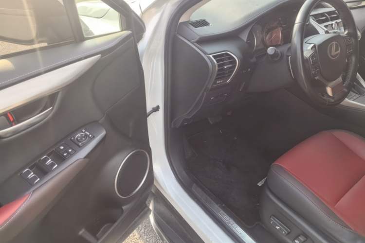 Used Lexus NX 2018 300h Front-Wheel-Drive FENGSHANG Version China V Emission Standard Driver Seat