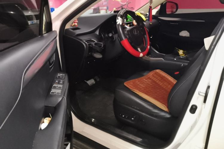 Used Lexus NX 2018 300h Front-Wheel-Drive FENGSHANG Version China V Emission Standard Driver Seat