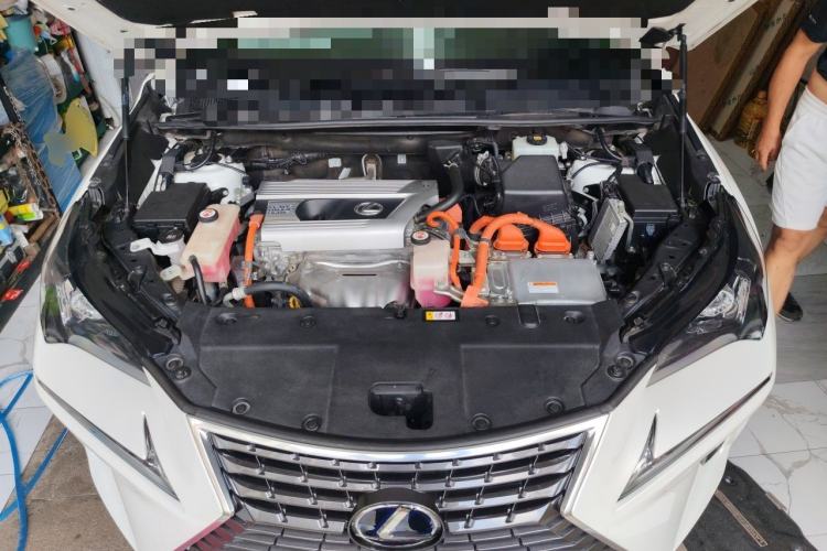 Used Lexus NX 2018 300h Front-Wheel-Drive FENGSHANG Version China V Emission Standard Engine Bay