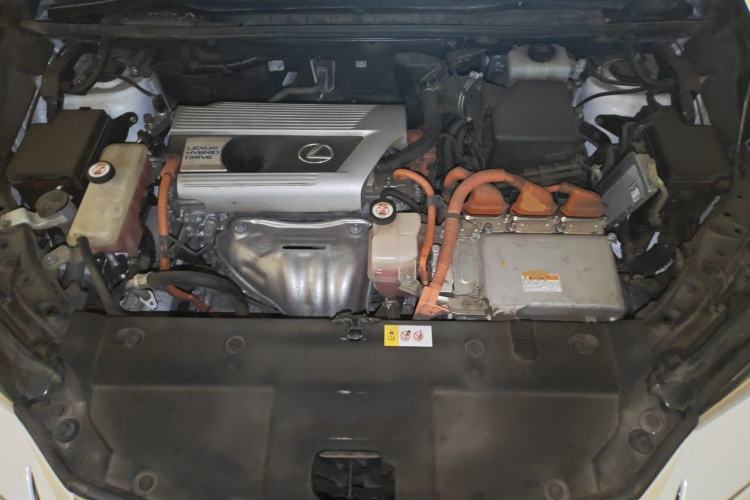 Used Lexus NX 2018 300h All-Wheel-Drive FENGZHI Edition China V Emission Standard Engine Bay