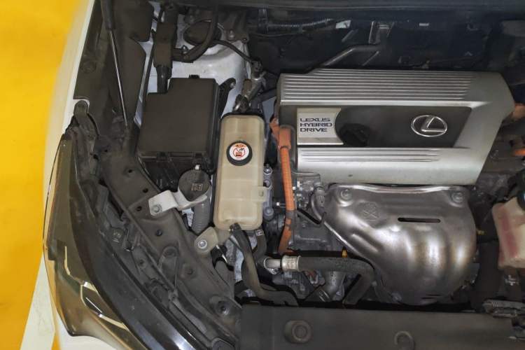 Used Lexus NX 2018 300h All-Wheel-Drive FENGZHI Edition China V Emission Standard Engine Bay Right