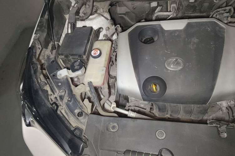 Used Lexus NX 2018 200 All-Wheel Drive FENGSHANG Version China VI Standard Engine Bay Right