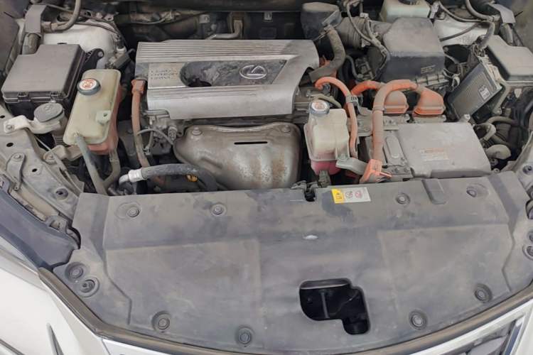 Used Lexus NX 2018 300h Front-Wheel-Drive FENGSHANG Version China V Emission Standard Engine Bay