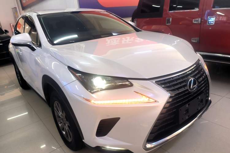 Used Lexus NX 2018 200 Front-Wheel-Drive Xingxing Edition China VI Standard Front Right 45 Deg