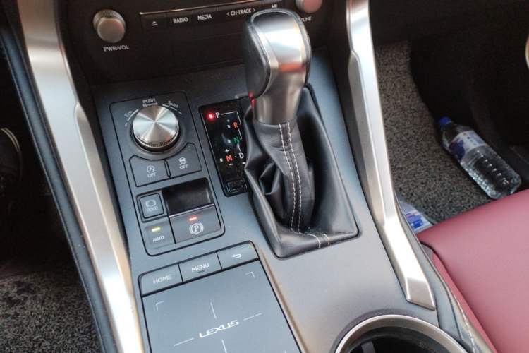 Used Lexus NX 2018 200 All-Wheel Drive Fēngshàng Version China V Standard Gear Lever